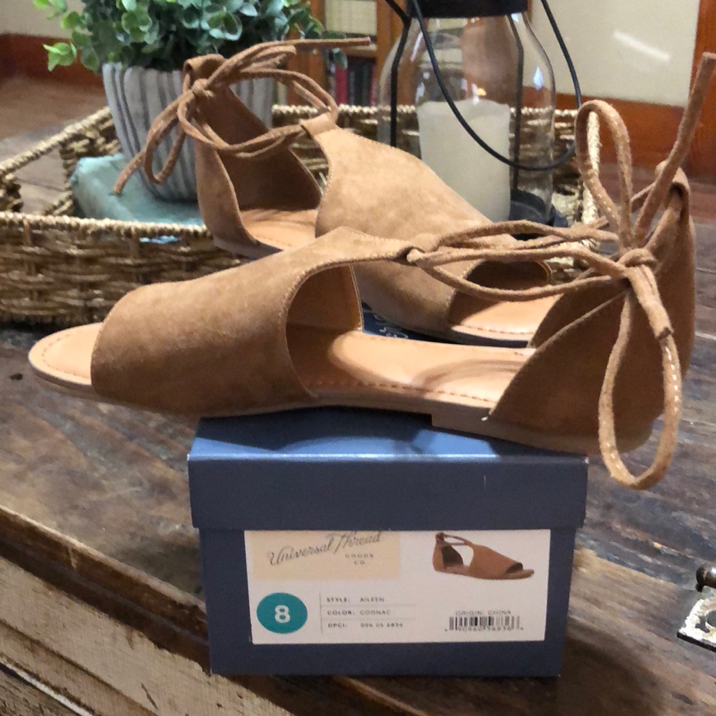 Universal Thread Sandals